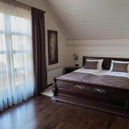 Hostynnyy Dvir & Vila Slavske