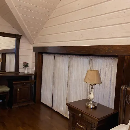 Hostynnyy Dvir & * Slavske