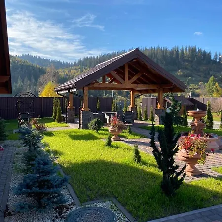 Hostynnyy Dvir & Vila *