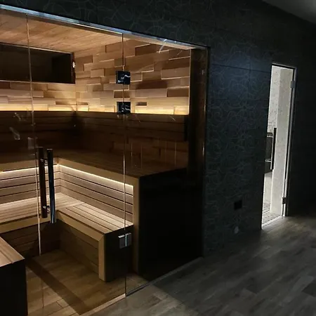 Hostynnyy Dvir & * Slavske