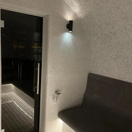 Hostynnyy Dvir & * Slawske